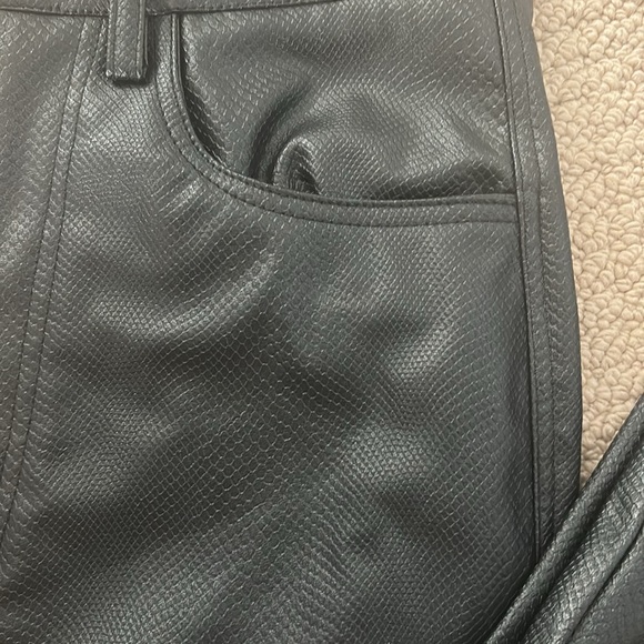 Danielle Bernstein Black Embossed Croc Ankle Flare - Picture 4 of 6